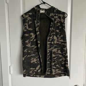 Camo sherpa vest